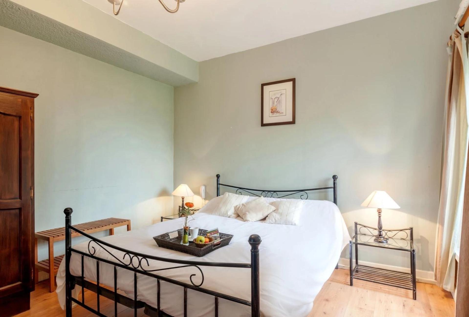 Domaine Le Prieure Otel Chaumont-le-Bourg Oda fotoğraf
