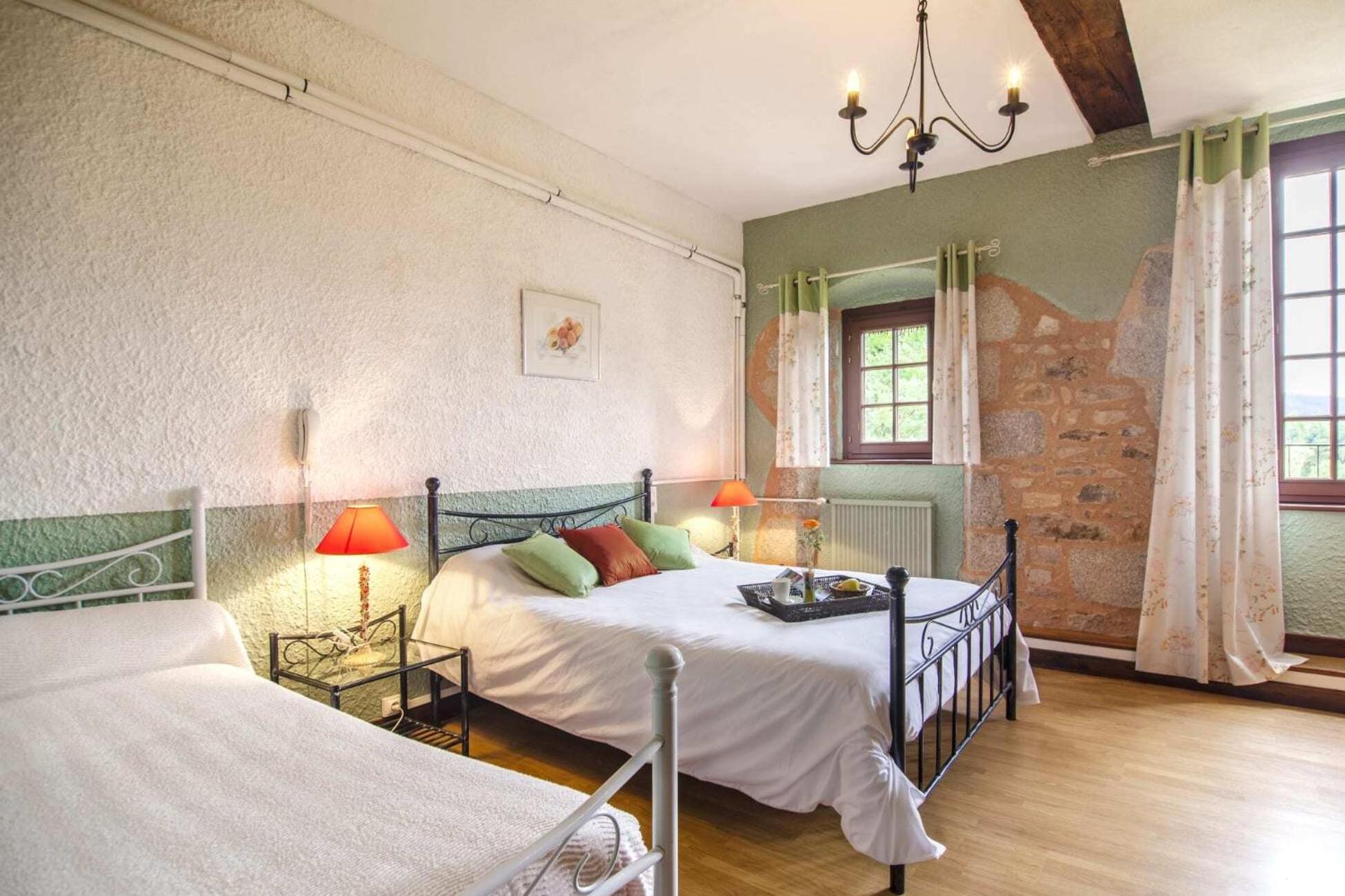 Domaine Le Prieure Otel Chaumont-le-Bourg Oda fotoğraf