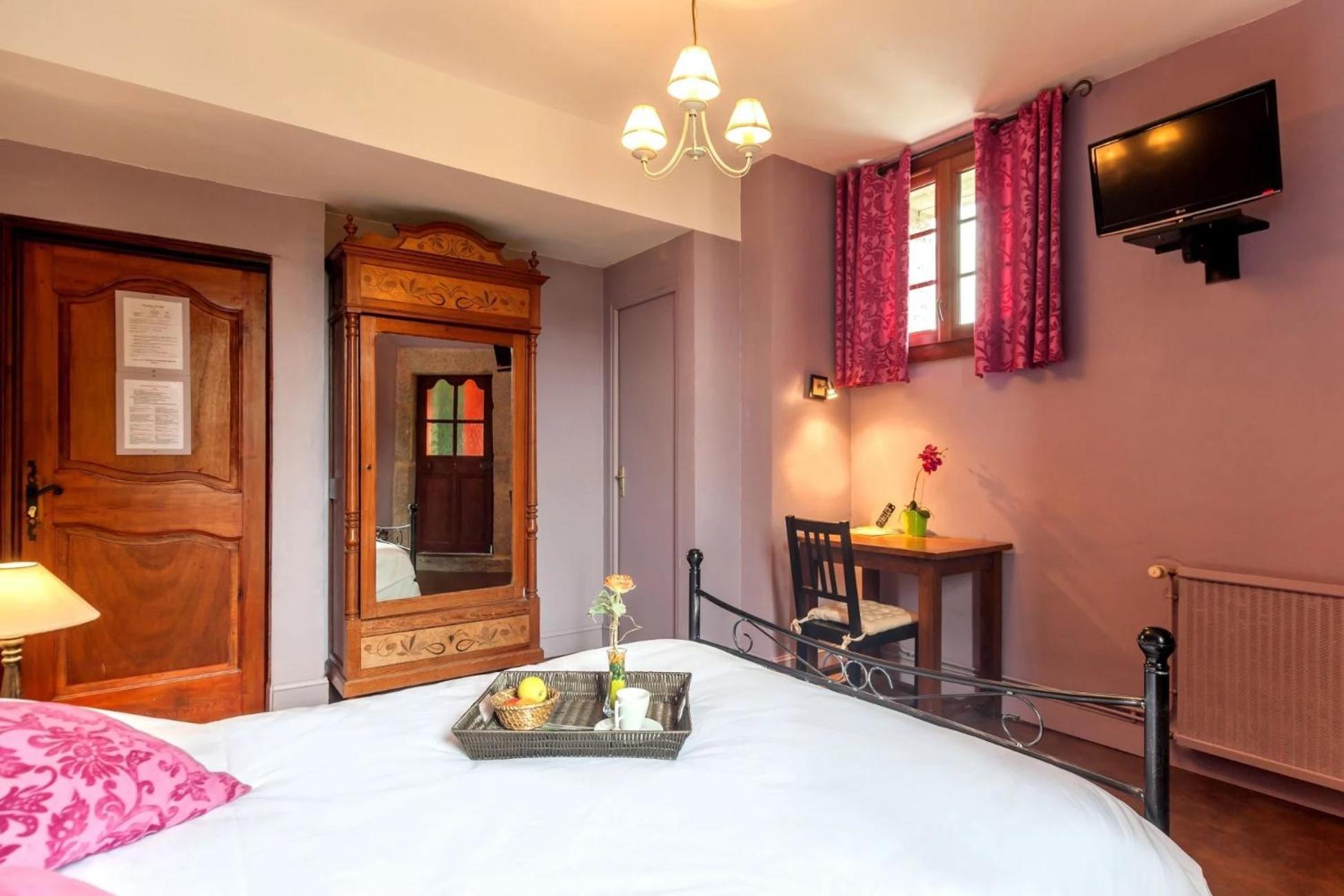Domaine Le Prieure Otel Chaumont-le-Bourg Oda fotoğraf